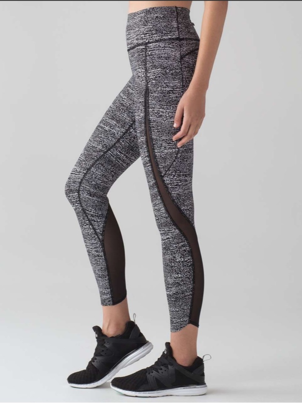 Lululemon Black Pace Perfect 7/8 Tight 25 Leggings Sz 4